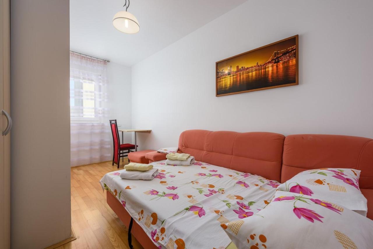 Flora House With Apartment ซัมบราทิยา ภายนอก รูปภาพ