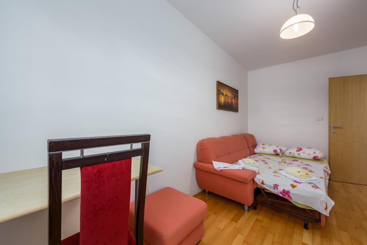Flora House With Apartment ซัมบราทิยา ภายนอก รูปภาพ